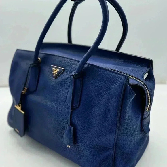 PRADA Vitello Daino Grained Leather with FREE ENTRUPY when purchased! - Picture 2 of 16